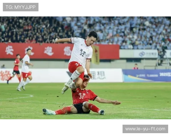 裁判判罚引发激烈争议，比赛结果成疑