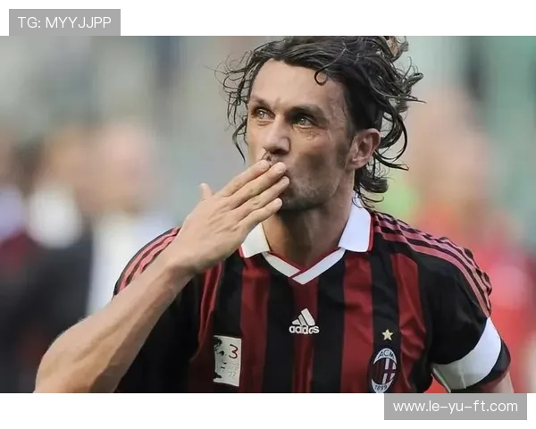 马尔蒂尼：传奇后卫的职业生涯与足球影响力分析